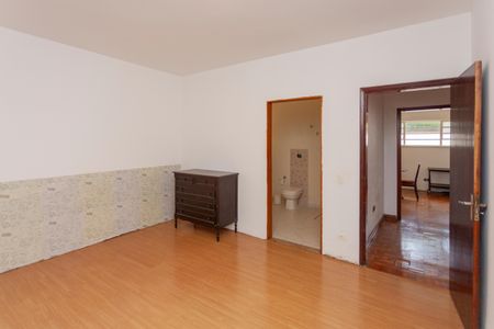 Casa à venda com 300m², 4 quartos e 2 vagasQuarto Suíte 4