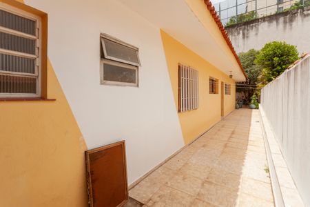 Casa à venda com 300m², 4 quartos e 2 vagasCorredor