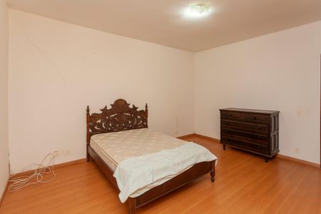 Casa à venda com 300m², 4 quartos e 2 vagasQuarto Suíte 3