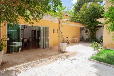Casa à venda com 300m², 4 quartos e 2 vagasQuintal