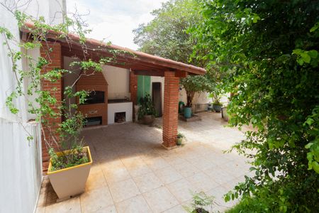 Casa à venda com 300m², 4 quartos e 2 vagasQuintal