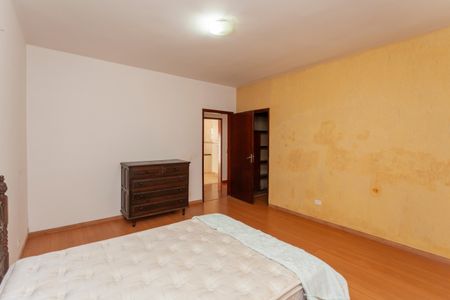 Casa à venda com 300m², 4 quartos e 2 vagasQuarto Suíte 3