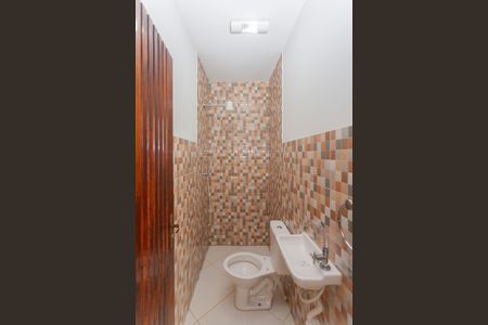 Casa à venda com 300m², 4 quartos e 2 vagasBanheiro da Edícula