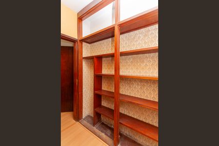 Casa à venda com 300m², 4 quartos e 2 vagasCloset da suíte 3