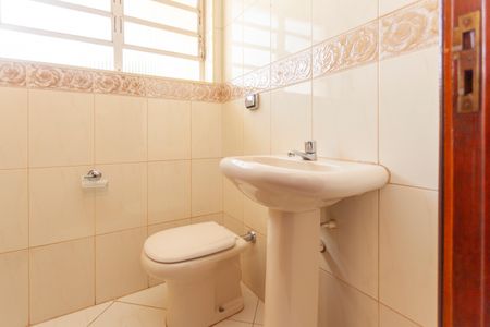 Casa à venda com 300m², 4 quartos e 2 vagasLavabo