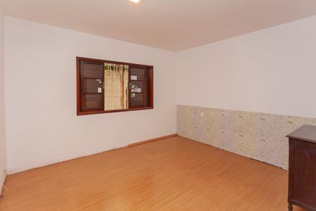 Casa à venda com 300m², 4 quartos e 2 vagasQuarto Suíte 4