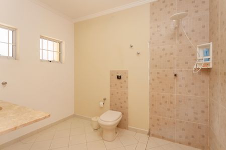 Casa à venda com 300m², 4 quartos e 2 vagasBanheiro da Suíte 4