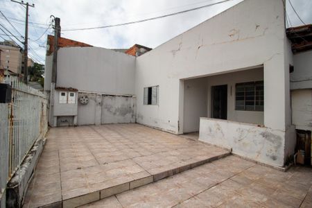 Casa para alugar com 150m², 2 quartos e 2 vagas Casa para alugar com 150m², 2 quartos e 2 vagasFachada