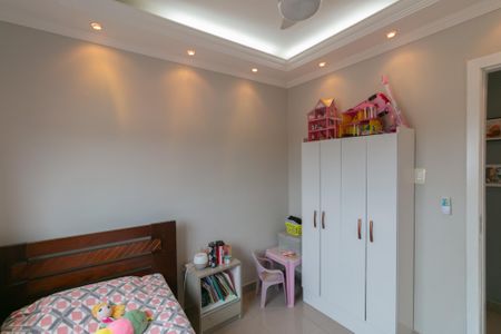 Apartamento para alugar com 4 quartos, 200m² em Planalto, Belo Horizonte