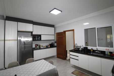 Casa à venda com 250m², 3 quartos e 2 vagasCozinha