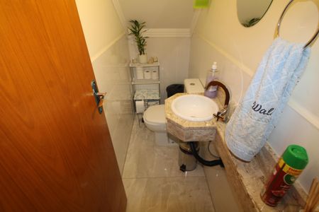 Casa à venda com 250m², 3 quartos e 2 vagasLavabo