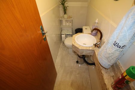 Casa à venda com 250m², 3 quartos e 2 vagasLavabo