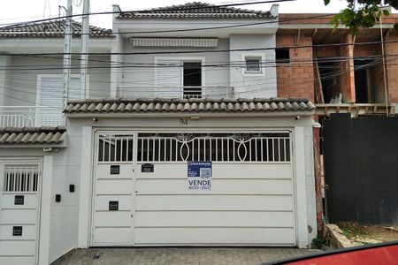 Casa à venda com 250m², 3 quartos e 2 vagasFachada