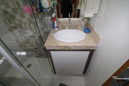 Casa à venda com 250m², 3 quartos e 2 vagasBanheiro