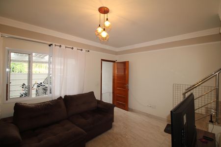 Casa à venda com 250m², 3 quartos e 2 vagasSala