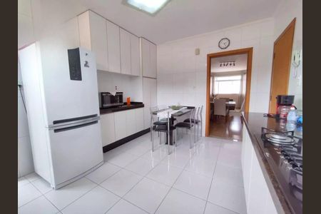 Apartamento à venda com 117m², 3 quartos e 1 vagaFoto 04