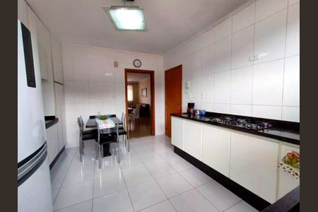 Apartamento à venda com 117m², 3 quartos e 1 vagaFoto 01