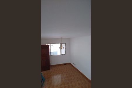 Casa à venda com 200m², 4 quartos e 2 vagas Casa à venda com 200m², 4 quartos e 2 vagasSala