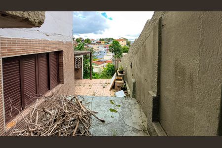 Casa à venda com 273m², 3 quartos e 2 vagas Casa à venda com 273m², 3 quartos e 2 vagasQuintal