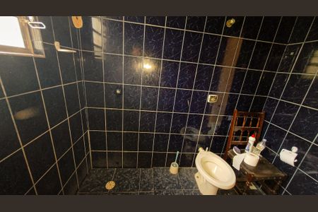 Casa à venda com 273m², 3 quartos e 2 vagas Casa à venda com 273m², 3 quartos e 2 vagasbanheiro da Edícula