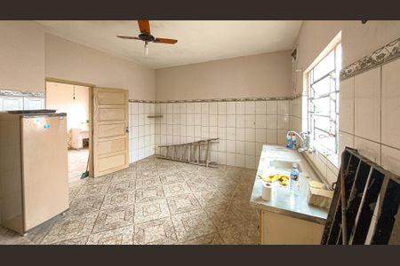 Casa à venda com 273m², 3 quartos e 2 vagas Casa à venda com 273m², 3 quartos e 2 vagasCozinha