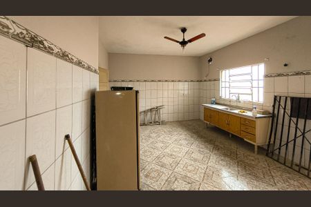 Casa à venda com 273m², 3 quartos e 2 vagas Casa à venda com 273m², 3 quartos e 2 vagasCozinha