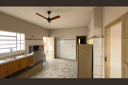 Casa à venda com 273m², 3 quartos e 2 vagas Casa à venda com 273m², 3 quartos e 2 vagasCozinha