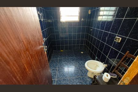 Casa à venda com 273m², 3 quartos e 2 vagas Casa à venda com 273m², 3 quartos e 2 vagasbanheiro da Edícula