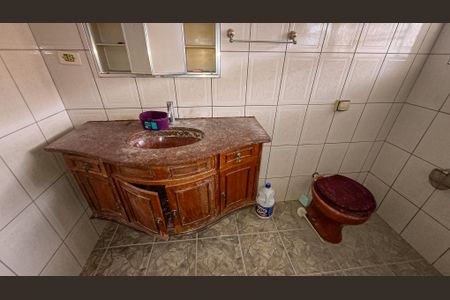 Casa à venda com 273m², 3 quartos e 2 vagas Casa à venda com 273m², 3 quartos e 2 vagasBanheiro