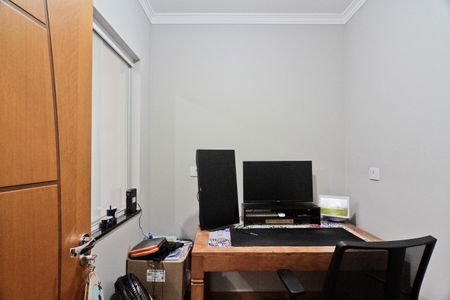 Casa à venda com 170m², 3 quartos e 2 vagas Casa à venda com 170m², 3 quartos e 2 vagasEscritório