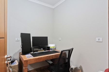 Casa à venda com 170m², 3 quartos e 2 vagas Casa à venda com 170m², 3 quartos e 2 vagasEscritório