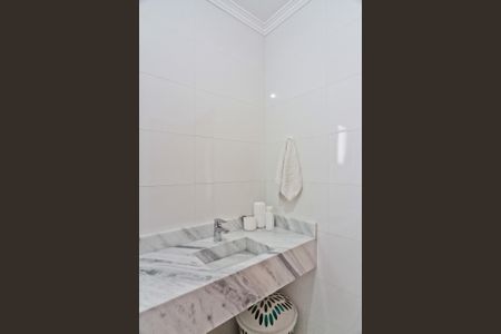 Casa à venda com 170m², 3 quartos e 2 vagas Casa à venda com 170m², 3 quartos e 2 vagasBanheiro