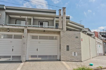 Casa à venda com 170m², 3 quartos e 2 vagas Casa à venda com 170m², 3 quartos e 2 vagasFachada