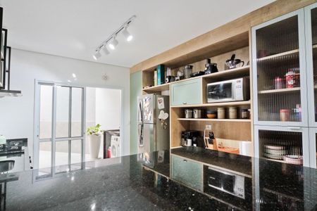 Casa à venda com 170m², 3 quartos e 2 vagas Casa à venda com 170m², 3 quartos e 2 vagasCozinha