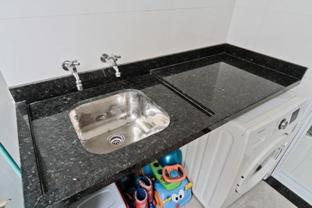 Casa à venda com 170m², 3 quartos e 2 vagas Casa à venda com 170m², 3 quartos e 2 vagasÁrea de Serviço