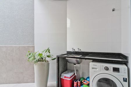 Casa à venda com 170m², 3 quartos e 2 vagas Casa à venda com 170m², 3 quartos e 2 vagasÁrea de Serviço