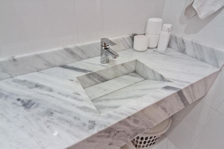 Casa à venda com 170m², 3 quartos e 2 vagas Casa à venda com 170m², 3 quartos e 2 vagasBanheiro