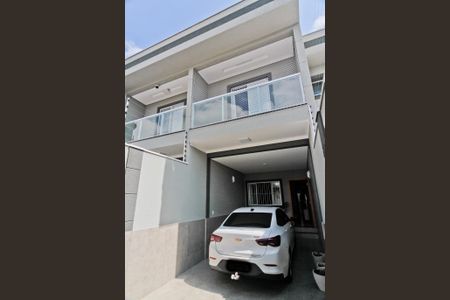 Casa à venda com 170m², 3 quartos e 2 vagas Casa à venda com 170m², 3 quartos e 2 vagasÁrea externa