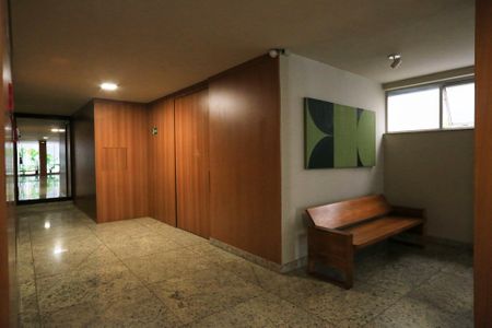 Apartamento à venda com 200m², 4 quartos e 2 vagasHall