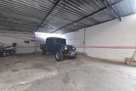 Casa à venda com 253m², 2 quartos e 1 vagaGaragem