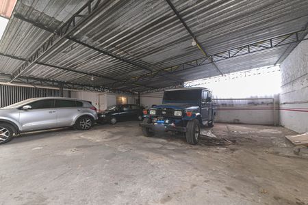 Casa à venda com 253m², 2 quartos e 1 vagaGaragem