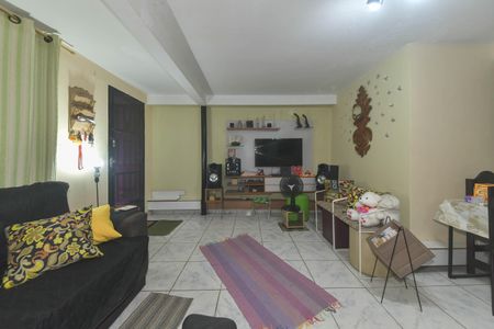 Casa à venda com 253m², 2 quartos e 1 vagaSala