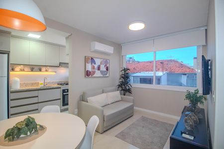 Sala de apartamento para alugar com 1 quarto, 44m² em Menino Deus, Porto Alegre