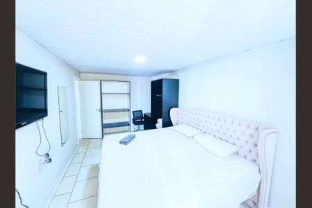 Quarto 1 de apartamento para alugar com 2 quartos, 59m² em Centro, Curitiba