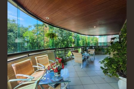 Apartamento à venda com 143m², 3 quartos e 3 vagasVaranda