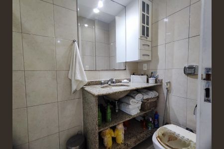 Apartamento à venda com 143m², 3 quartos e 3 vagasBanheiro da Suíte 1