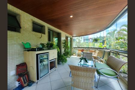 Apartamento à venda com 143m², 3 quartos e 3 vagasVaranda