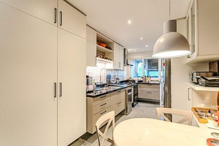 Apartamento à venda com 3 quartos, 185m² em Real Parque, São Paulo