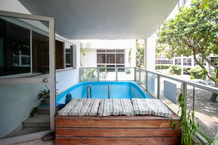 Varanda Sala de apartamento à venda com 4 quartos, 215m² em Barra da Tijuca, Rio de Janeiro