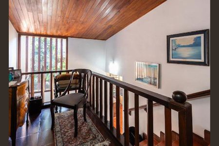Casa de condomínio à venda com 250m², 3 quartos e 4 vagas